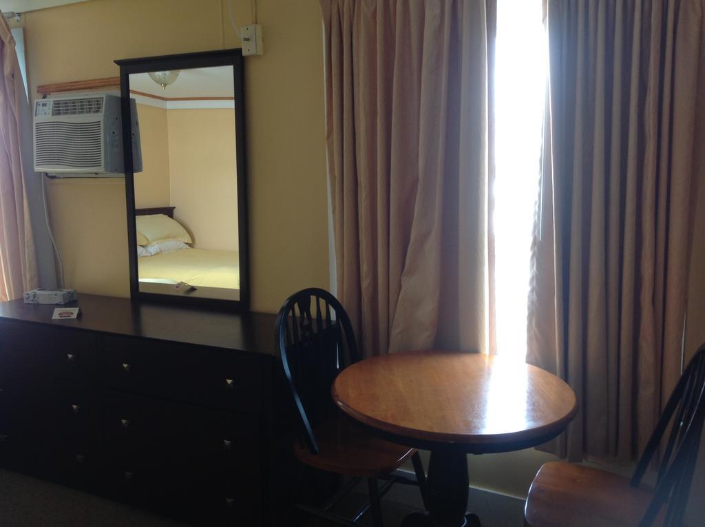 המפטון The Moulton Hotel מראה חיצוני תמונה