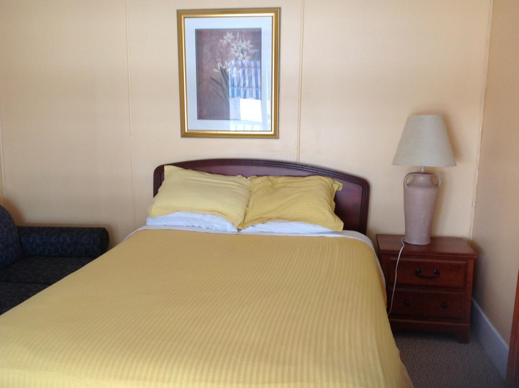 המפטון The Moulton Hotel מראה חיצוני תמונה