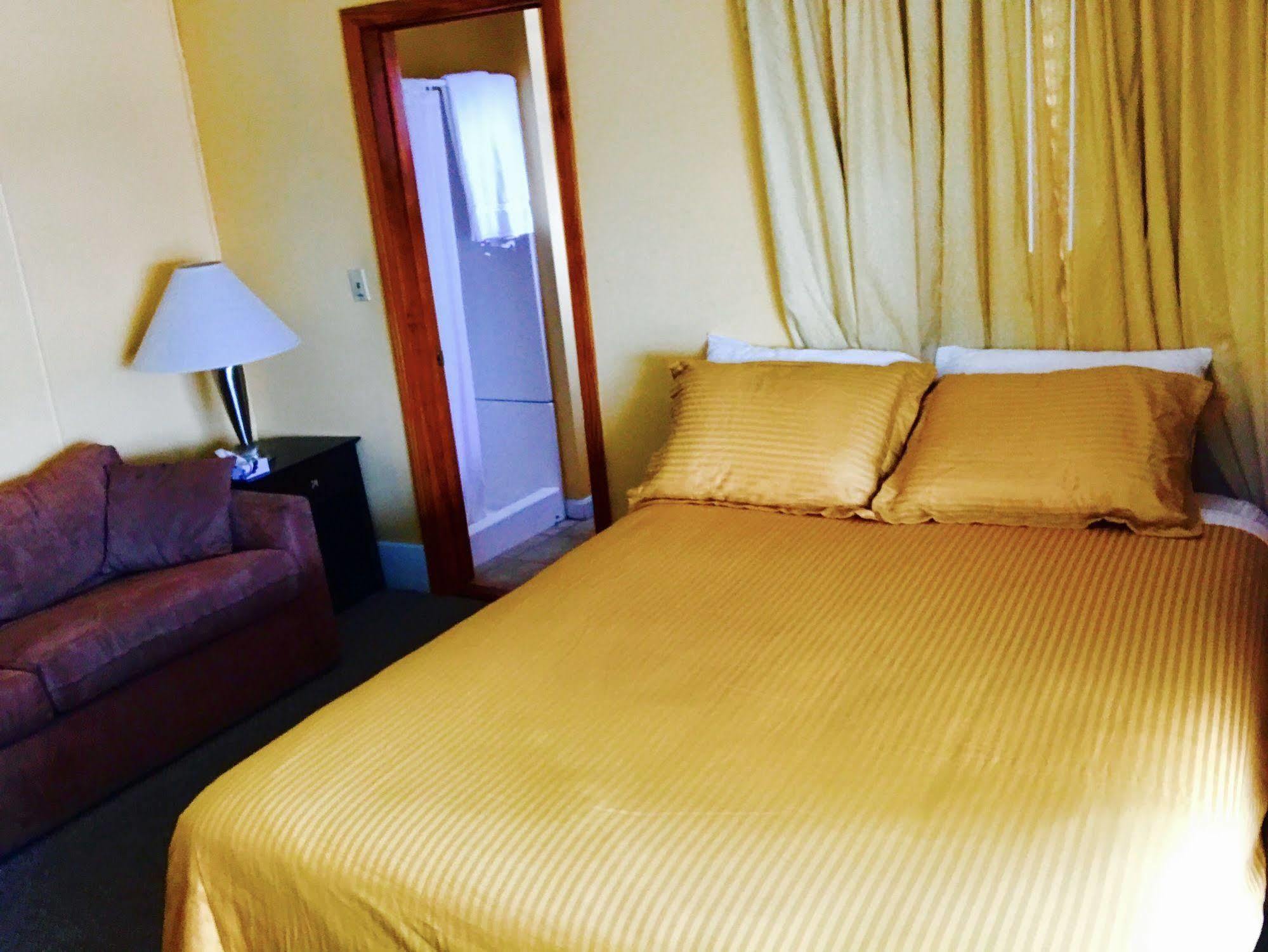 המפטון The Moulton Hotel מראה חיצוני תמונה