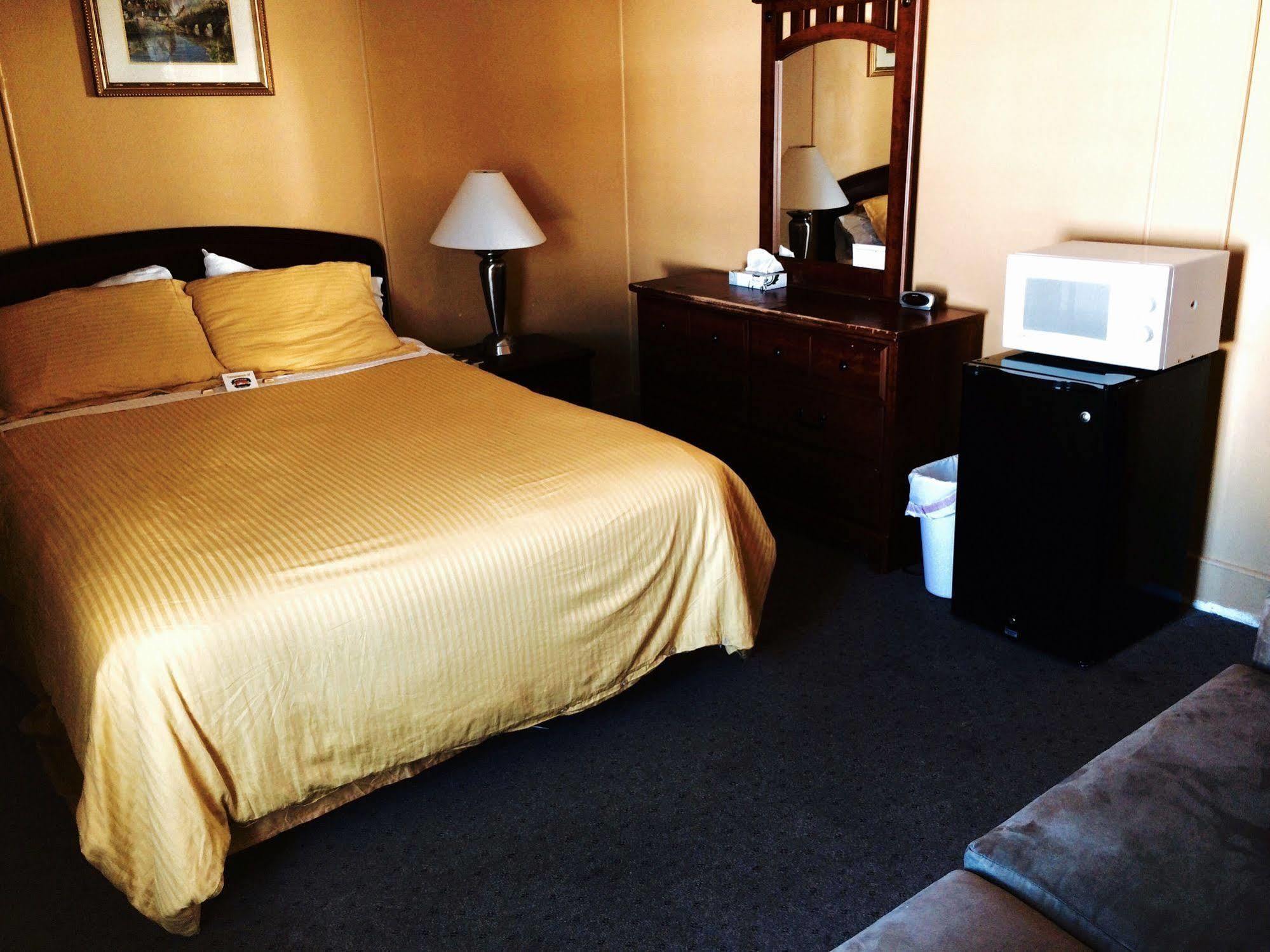 המפטון The Moulton Hotel מראה חיצוני תמונה